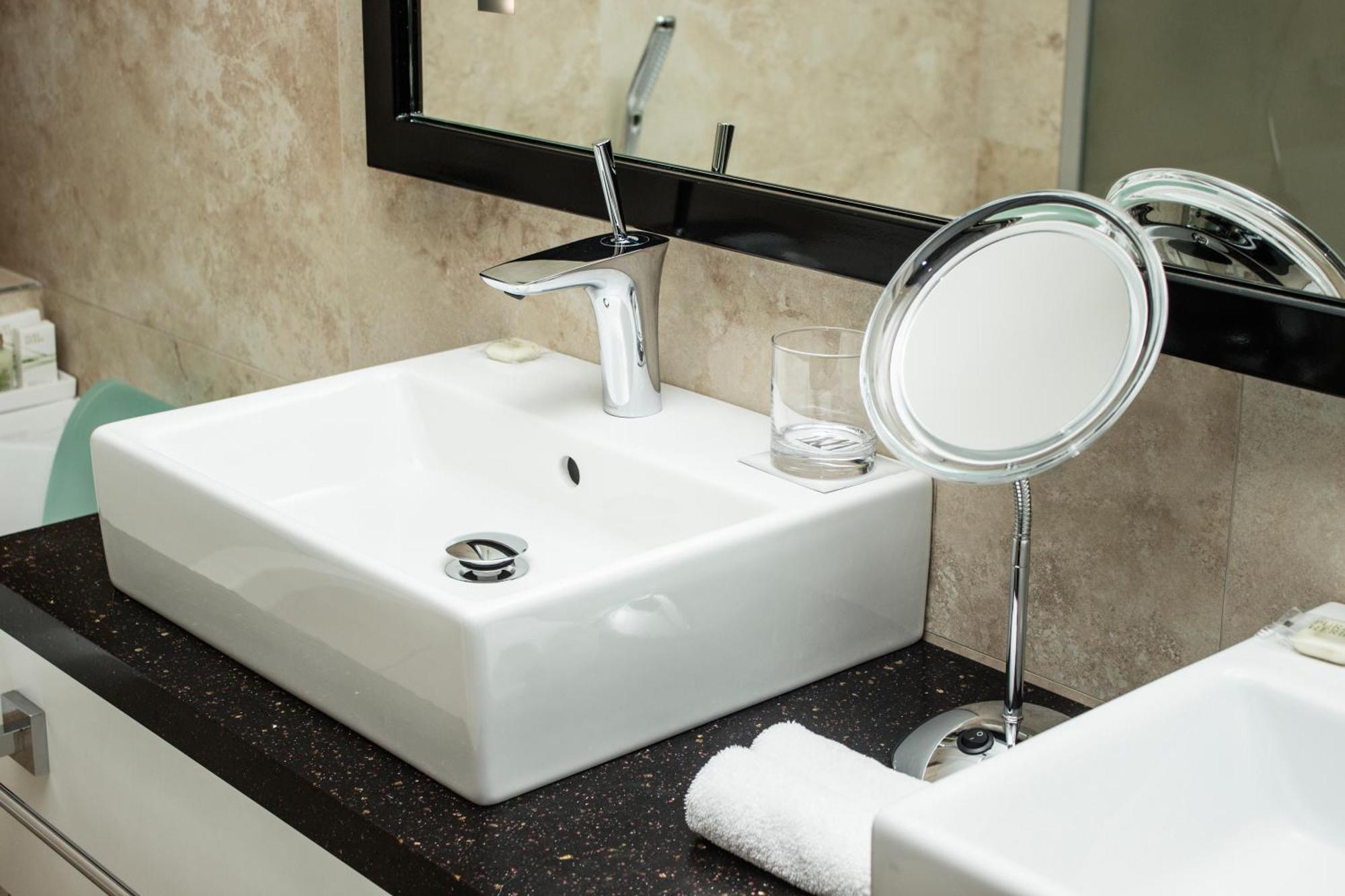 11 Mirrors Design Hotel Kyiv Quarto foto